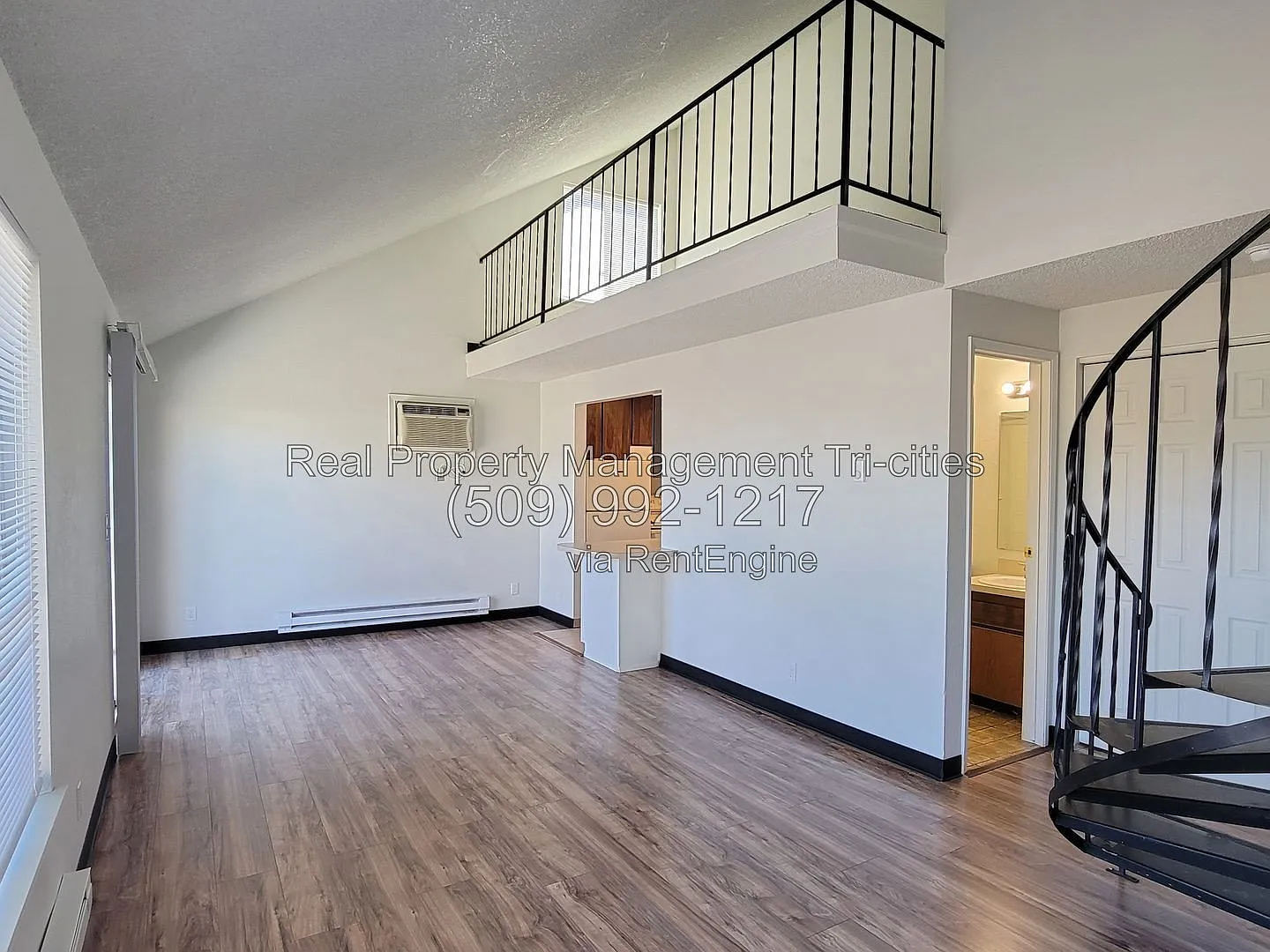 1025 W Entiat Ave — Photo 1