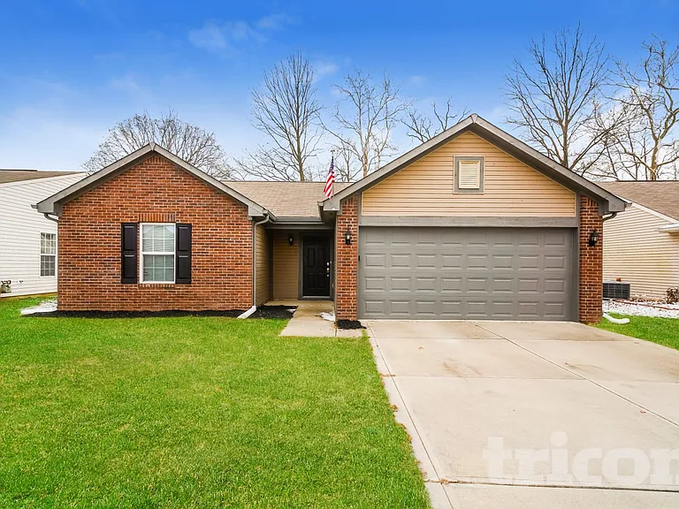 121 Hilltop Farms Blvd — Photo 1