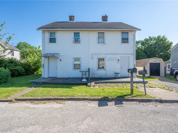408-410 Pump Hill Pl, Mount Pleasant, PA 15666