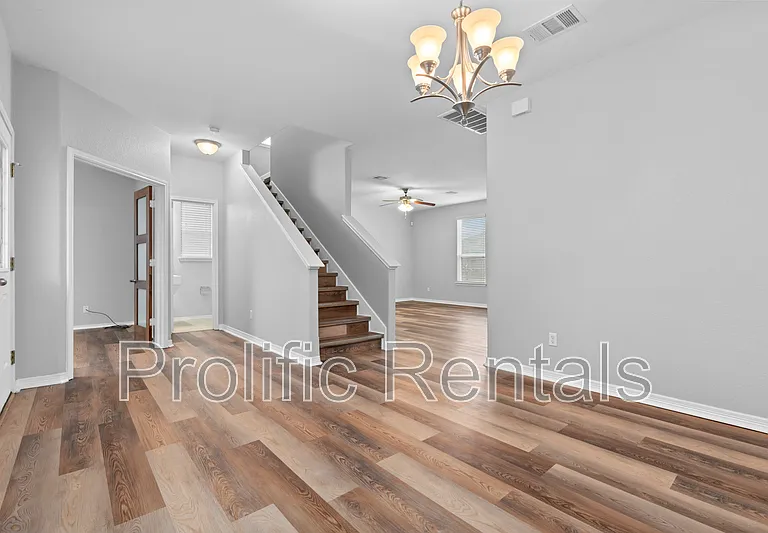 5904 Chuckwagon Cir — Photo 8