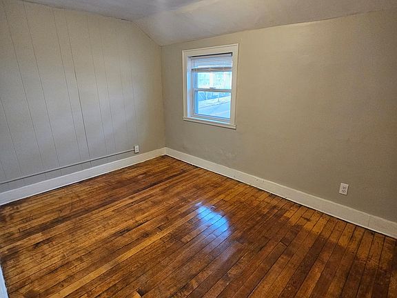 4th image of 80 Munson St