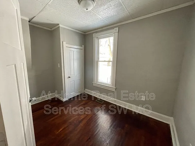 1015 N Sherman Ave — Photo 8