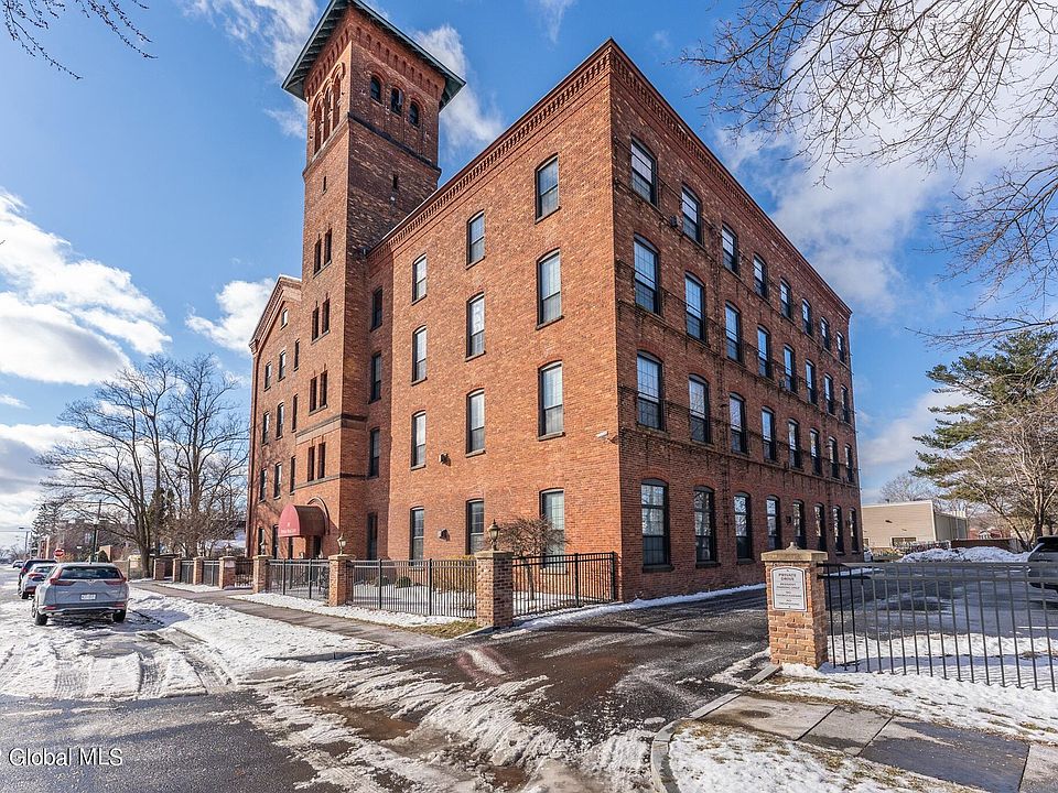 1st image of 387 3rd Ave APT 202