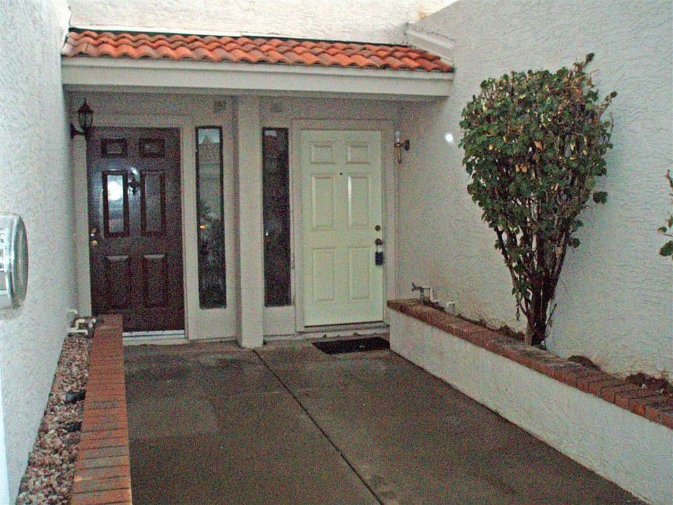 1st image of 9211 N 47th Ct