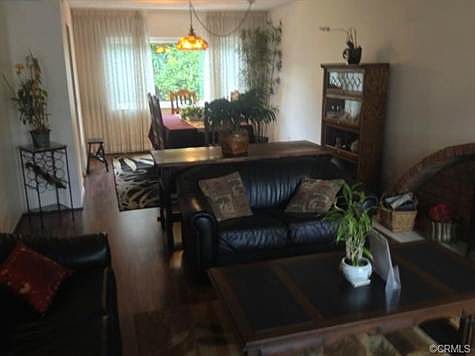 Living room/Formal Dinning