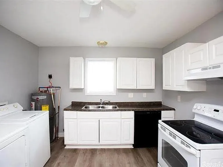 15 Eaton Dr — Photo 13