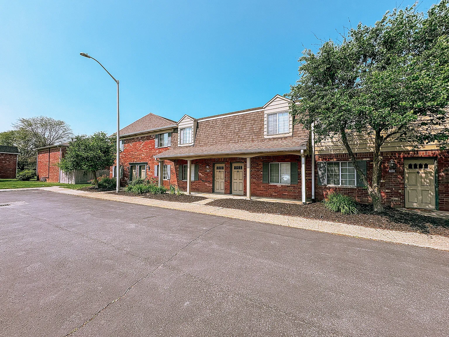 Braeburn Village — Photo 4