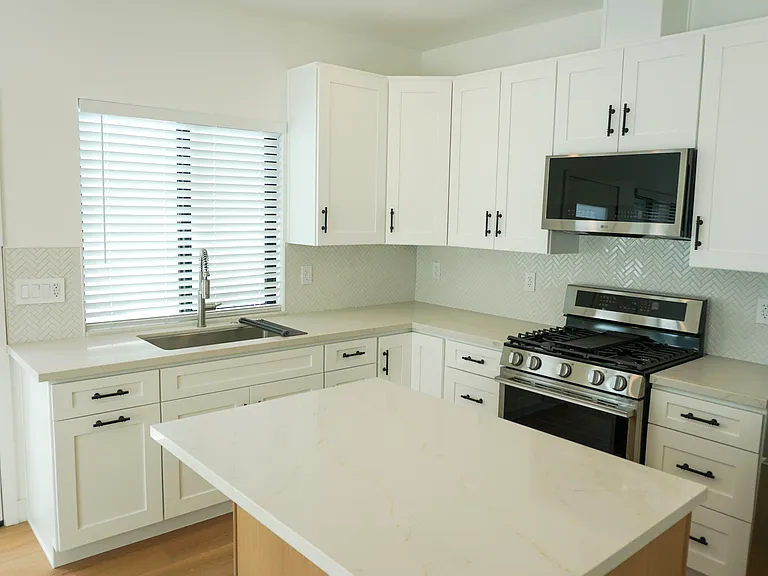 6453 Amigo Ave — Photo 7