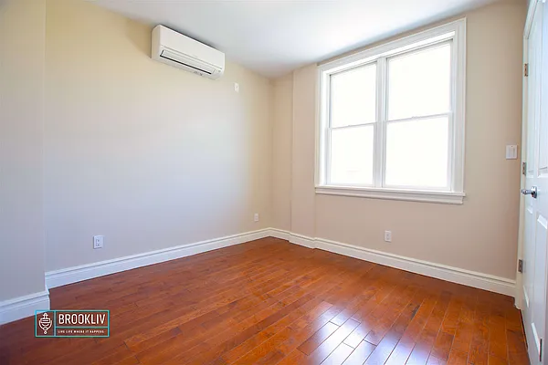 Rented by null | media 81