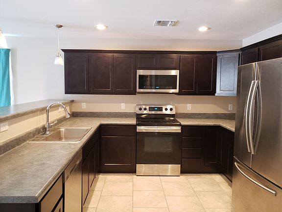 3rd image of 1601 S Camino Del Sierra