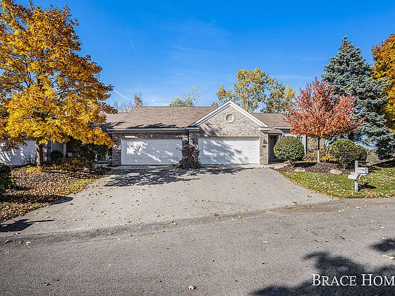 3rd image of 67 Aspen Ln NE