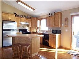 2nd image of 775 Willowbrook Dr NE