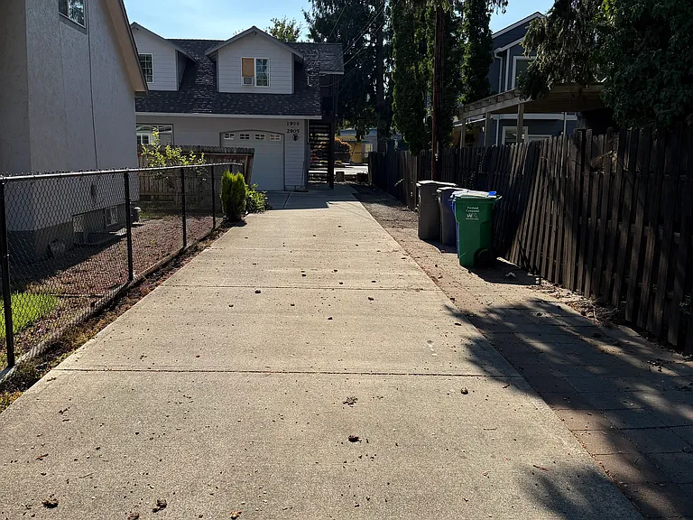 2905-2909 SE 118th Ave — Photo 18