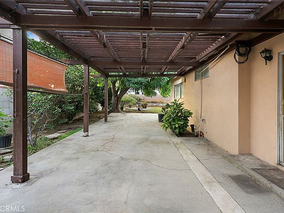 4th image of 9843 Miloann St