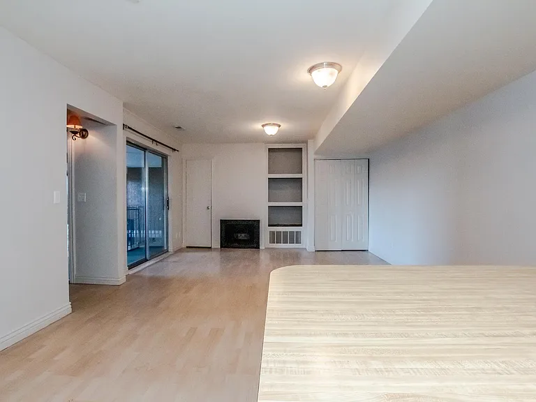 1709 Hickory Ln — Photo 9