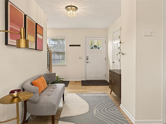 5th image of 865 Surrey Hill Way