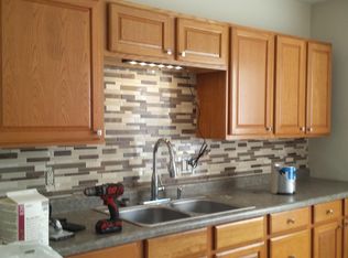 1046 N 1st St APT 1, Springfield, IL 62702