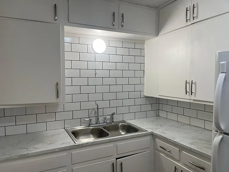 125 S Milton St — Photo 7