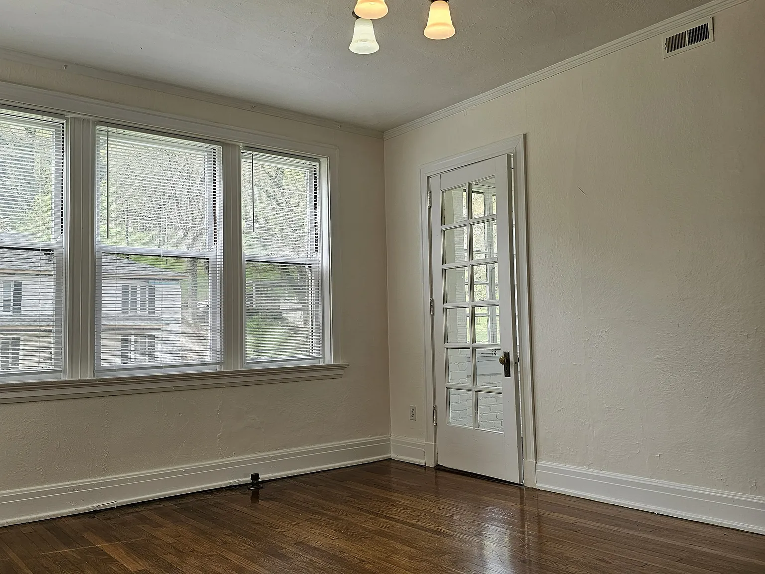 2 bed, $1,050 — Photo 3