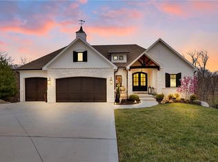 336 NW Thoreau Cir, Lees Summit, MO 64081
