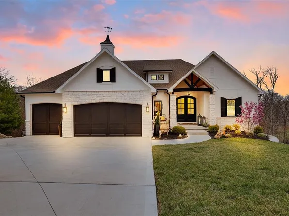 336 NW Thoreau Cir, Lees Summit, MO 64081