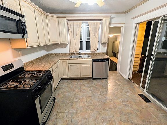 4th image of 6989 Reed Rd
