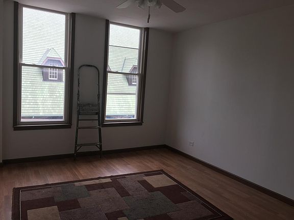 4th image of 1410 W Blackhawk St APT 1