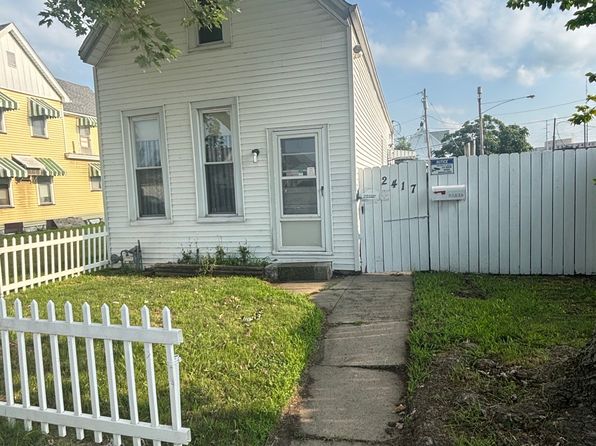 2417 W Illinois St