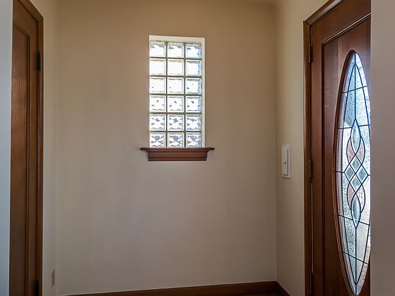 5th image of 6715 Plainview Ave