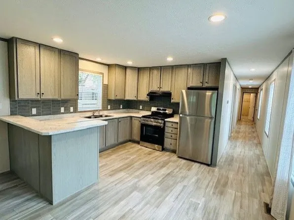 1625 Southwood Dr, Mishawaka, IN 46544