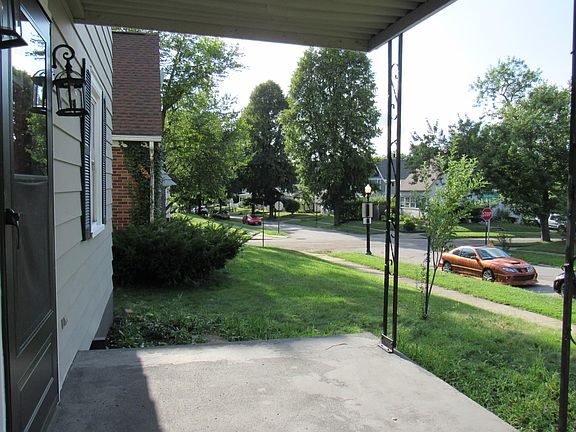4th image of 416 Lindenwood Ave