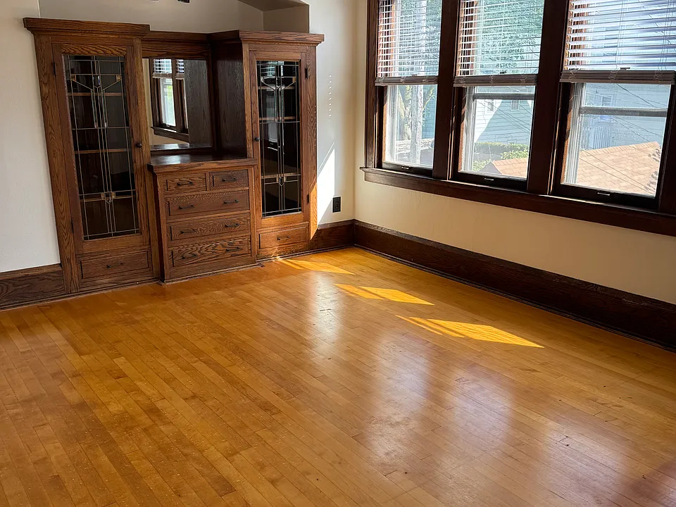 Dining room**

** carpet installation scheduled for mid-September