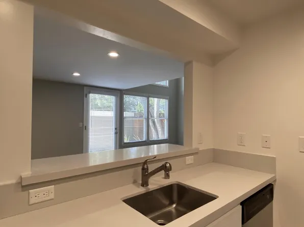 950 N San Antonio Rd, Los Altos, CA