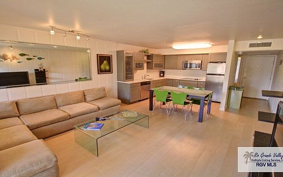 2nd image of 2500 Gulf Blvd #219