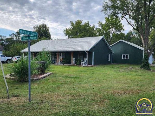 209 W Maple Ave, Hartford, KS 66854
