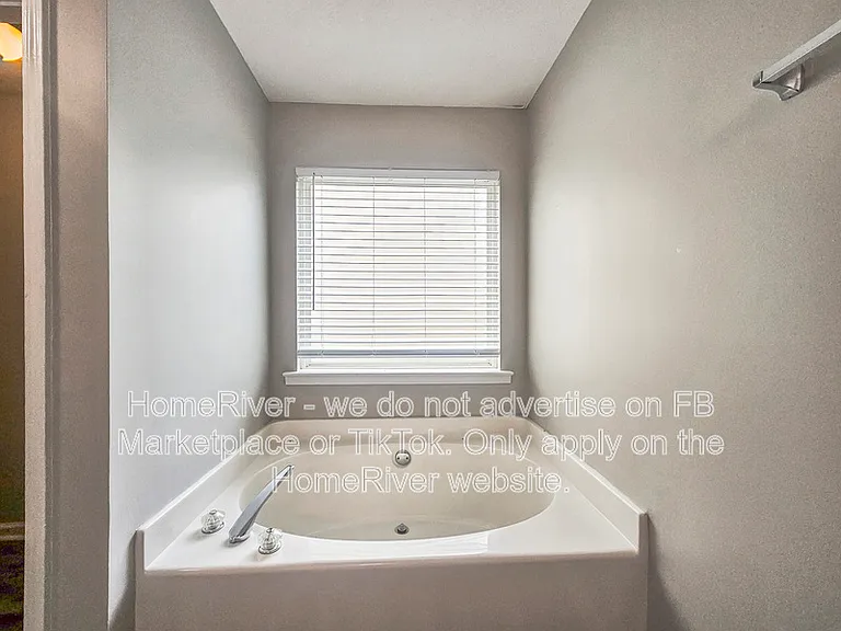 4723 Beau Point Ct — Photo 15