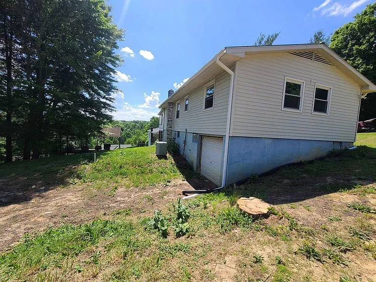 182 Delp St — Photo 14