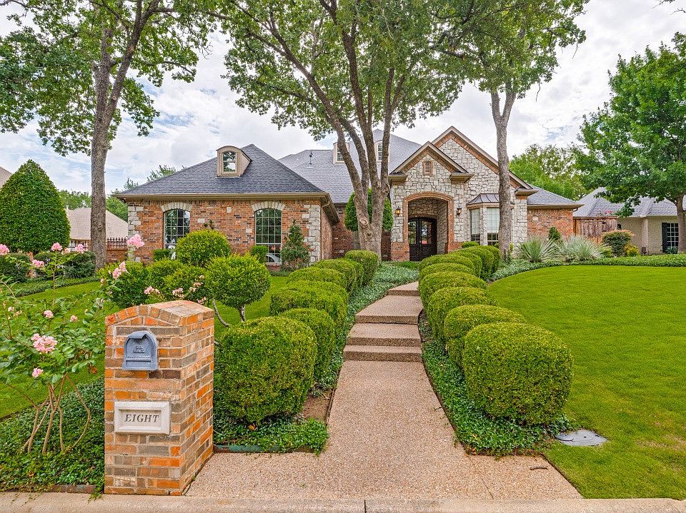 1st image of 8 Hidden Lake Ct