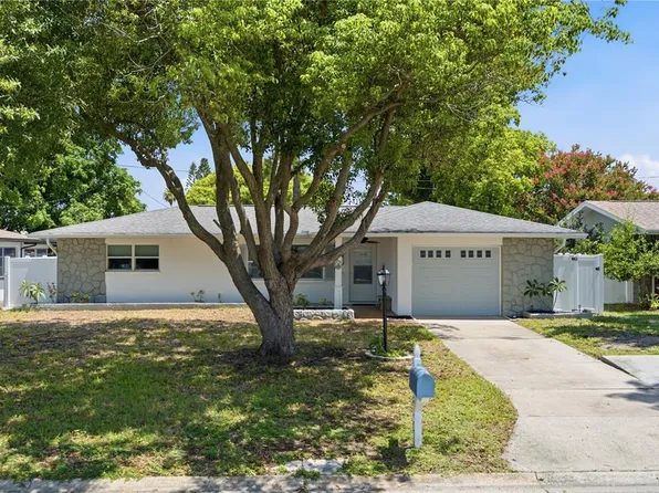 2190 Scotland Dr, Clearwater, FL 33763