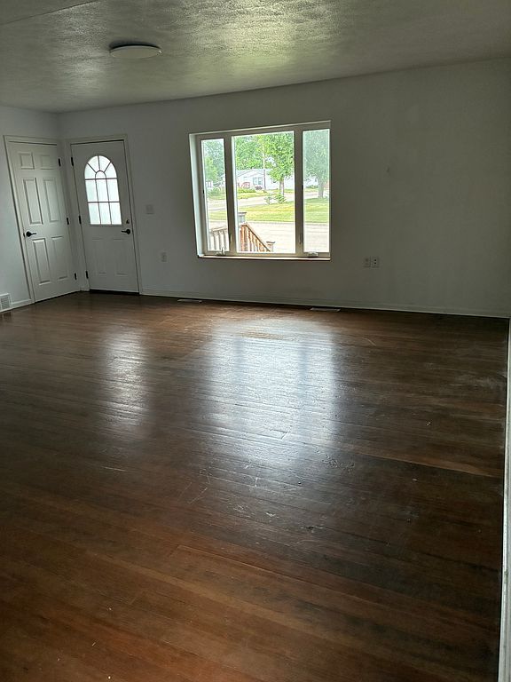 405 S 2nd Ave W - Property Image