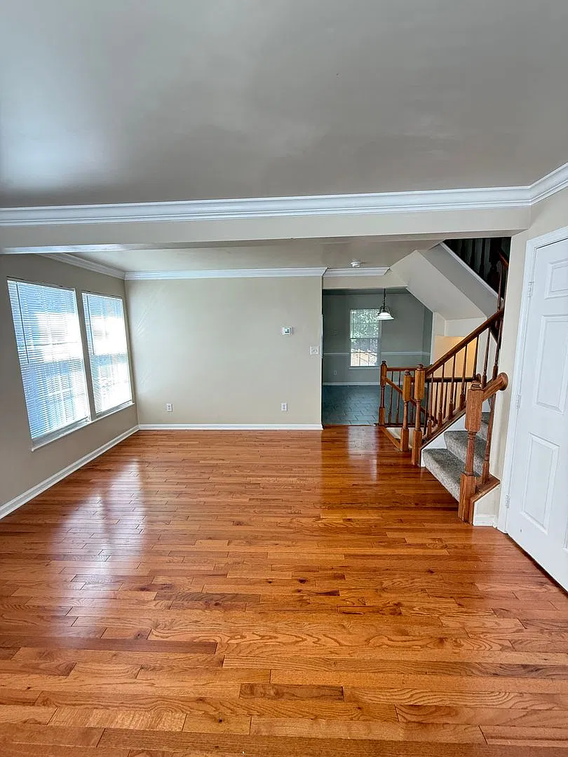12800 Silvia Loop — Photo 4