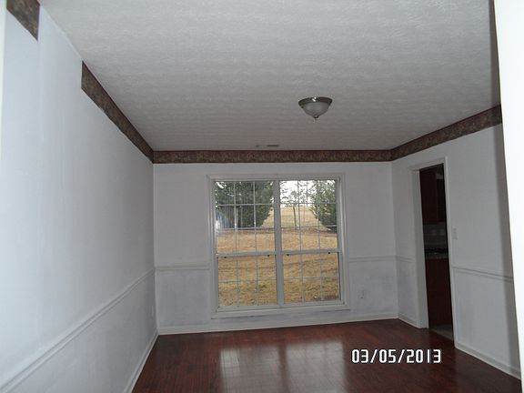 2nd image of 824 Sunny Field Ln