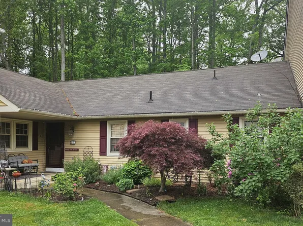 7 Wisina Ct, Medford, NJ 08055