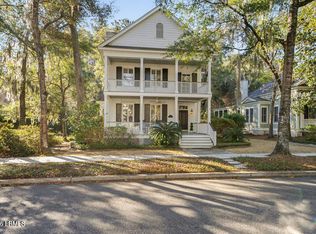 9 Newpoint Rd, Beaufort, SC 29907