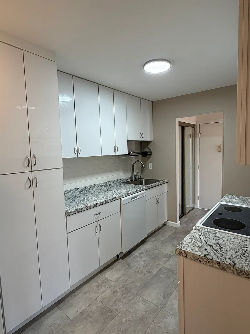 84 Amberly Dr Unit J photo 1