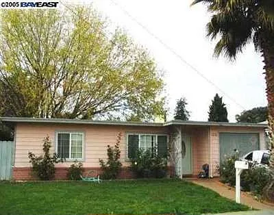 250 Traynor St photo 1