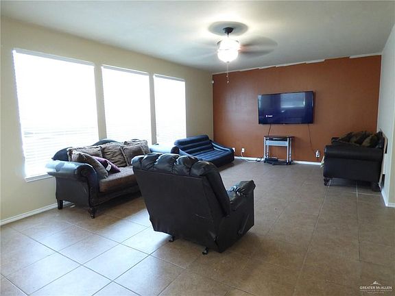 2nd image of 1405 Las Brisas Dr