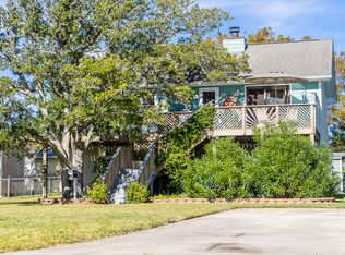 1208 Shackleford St, Morehead City, NC 28557