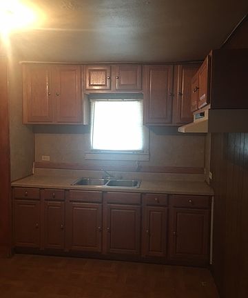 3rd image of 1722 W Laurel