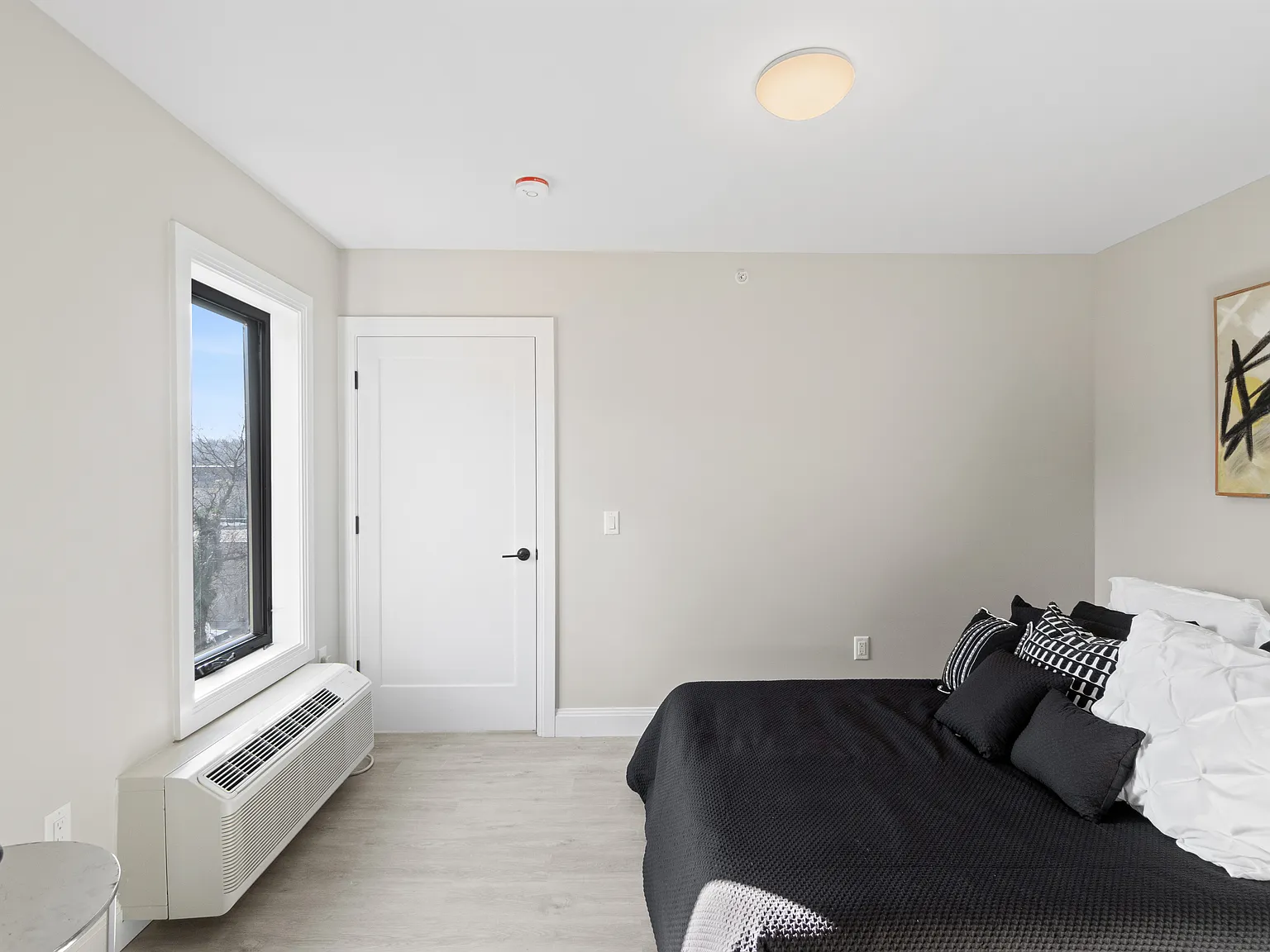 1 bed, $2,030 — Photo 4